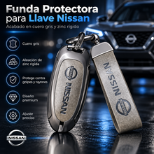🔑 Funda Protectora Premium para Llave Nissan – Cuero Gris + Aleación de Zinc