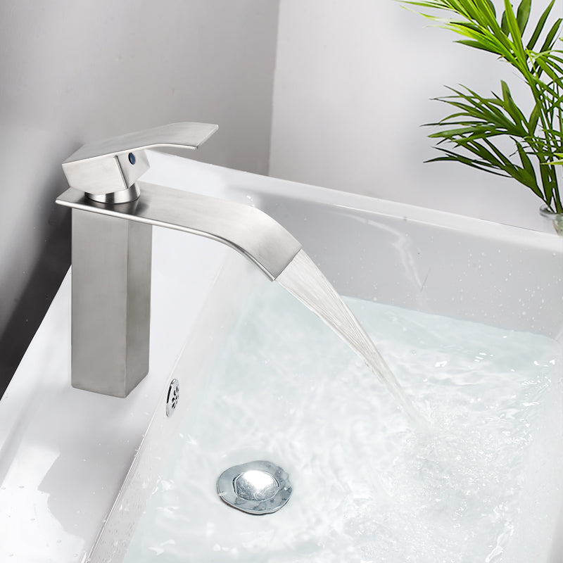 Grifería Paula Media | Mezclador Agua Fría y Caliente para Baño